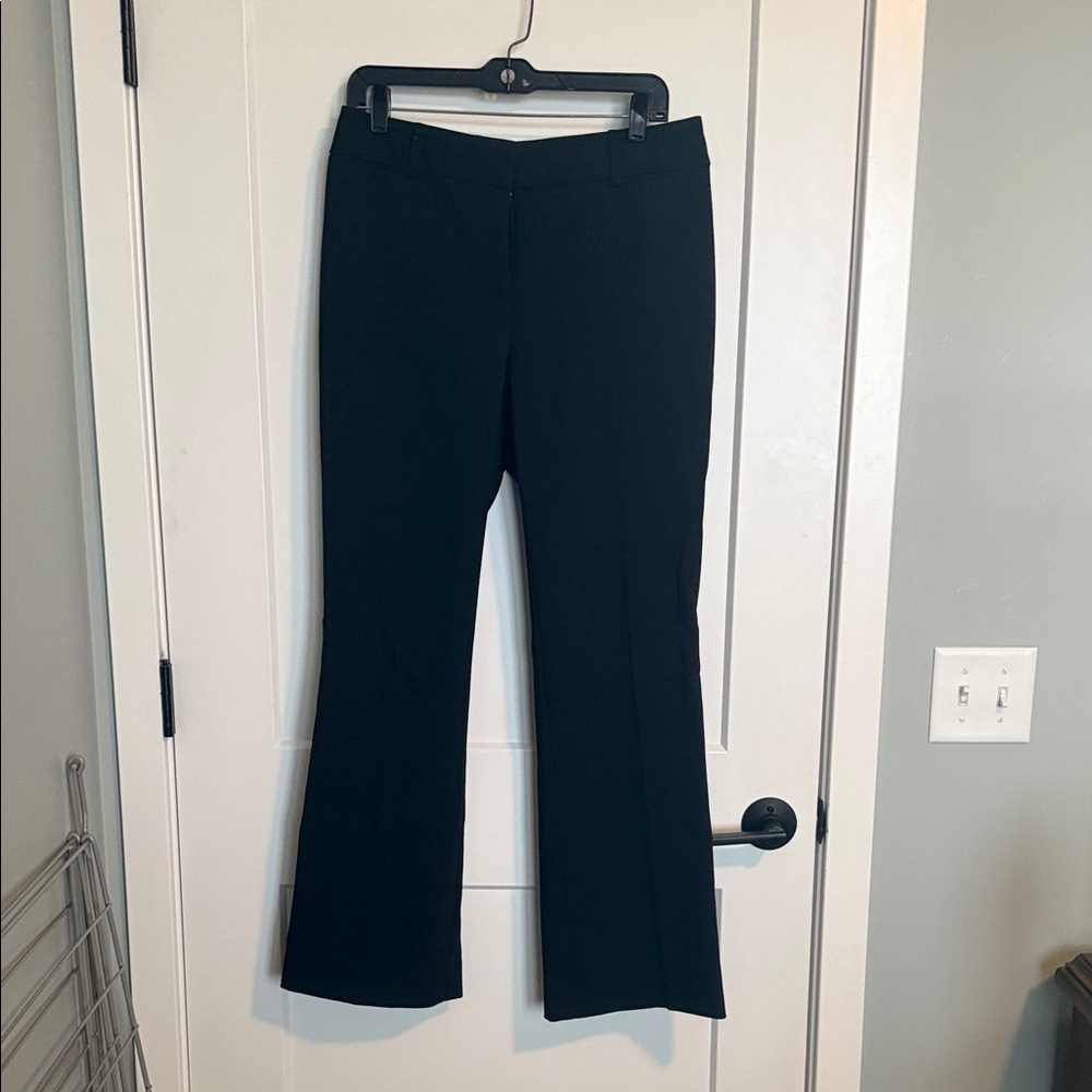 LOFT Women's Black Trousers size 8